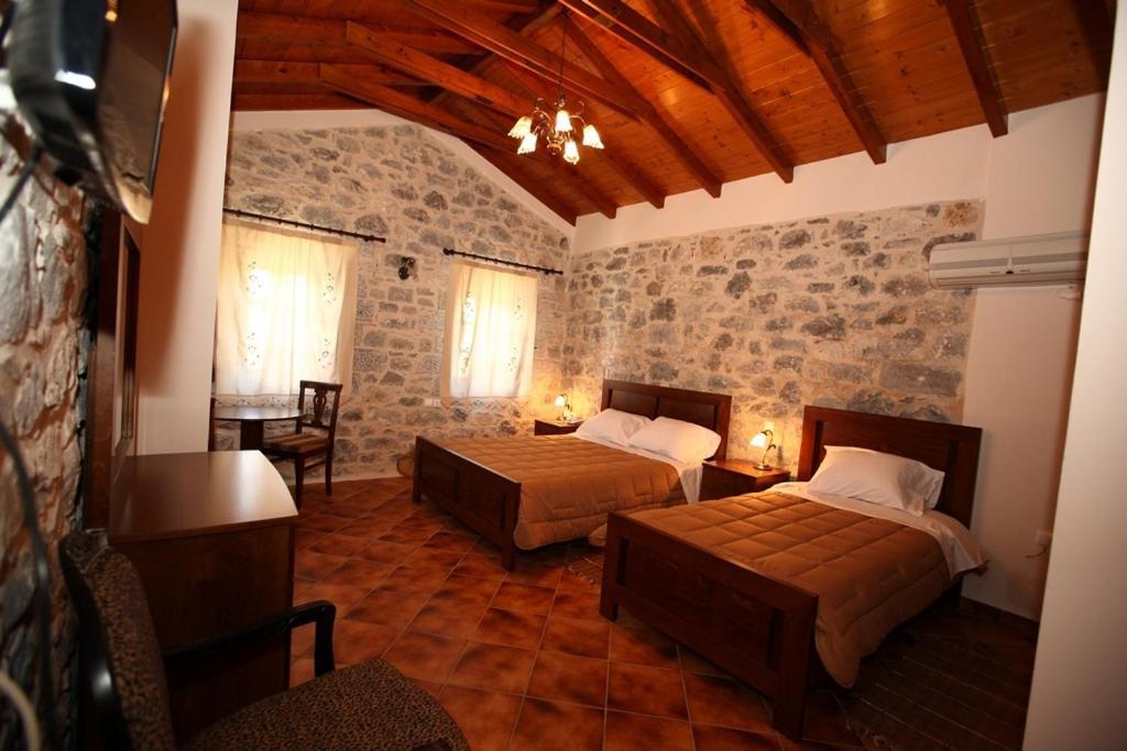 Vasilios Apartments Hotel Limeni Exterior photo